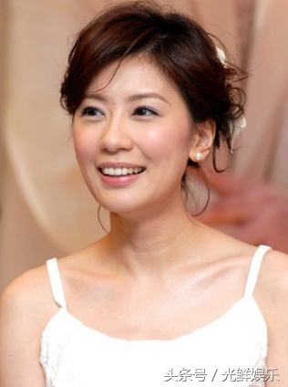 娱乐圈有“神秘干爹”撑腰的九大女星 怪不得能这样红(3)