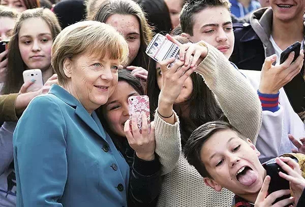 厉害了！各国领导人的自拍瞬间(2)