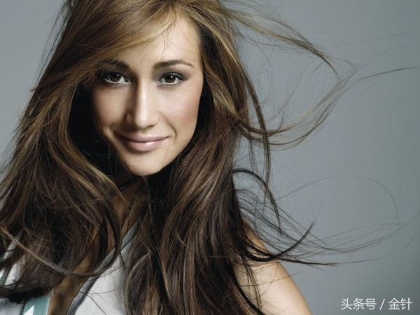 傍谢霆锋后变成龙徒弟 跟吴彦祖分手又拍戏 打女如今老成这样(1)