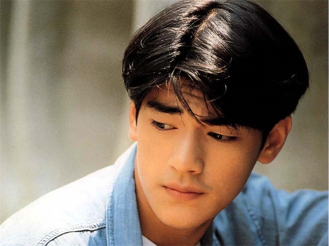 这些巨星年轻时候帅气照片，足以秒杀现在的小鲜肉十条街(4)