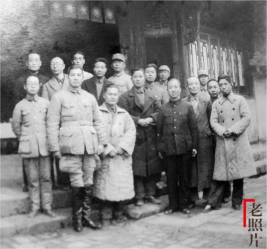 蒋介石心腹爱将、黄埔系抗日英烈、北大历史系肄业的张灵甫老照片(3)