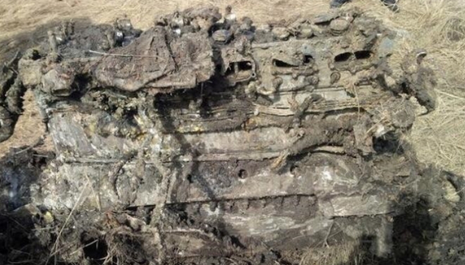 工人挖出74年的神秘物，凑近一看，瞬间被吓坏！(1)