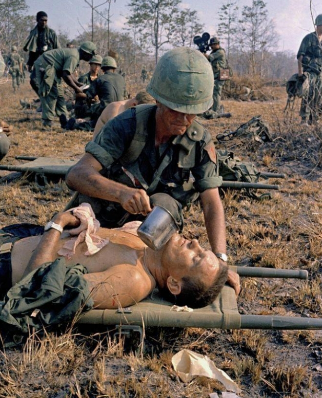 直击20张残酷的越战罕见照，最后两张让人无言以对(1)