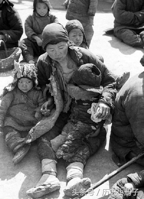 心痛：美国记者镜头下真实的河南饥民吃树皮老照片(1)