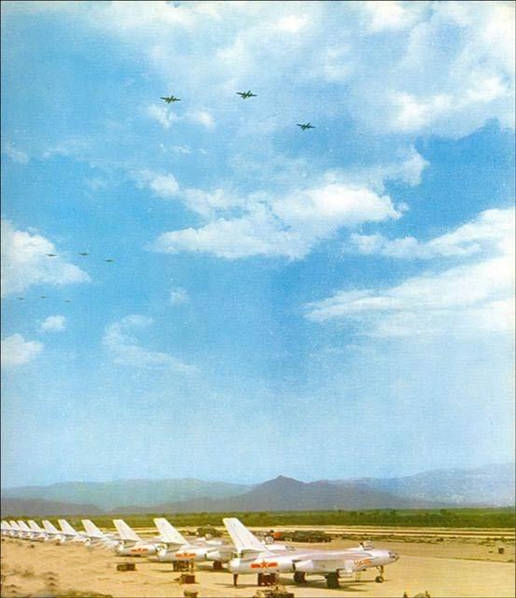 为了对付美国的空军轰炸，70年代解放军空军苦练歼6追击B52(3)