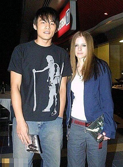 小时候的家驹，年轻时的猫王普雷斯利，珍贵照片(1)