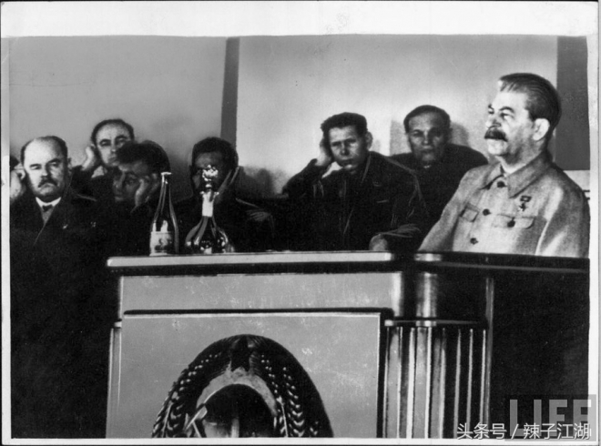 前苏联领导人照片，斯大林用酒打仗，赫鲁晓夫喝酒骂人(2)