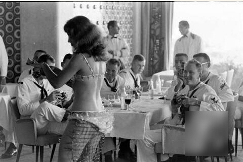 为国献身：慰问美军的菲律宾美女(3)