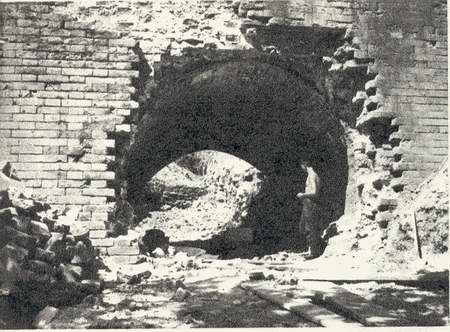 1956年，5位考古专家挖开明定陵，发现一件价值连城的宝物(1)