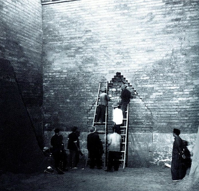 万历皇帝尸骨怪异的姿势，直击定陵发掘现场(1)