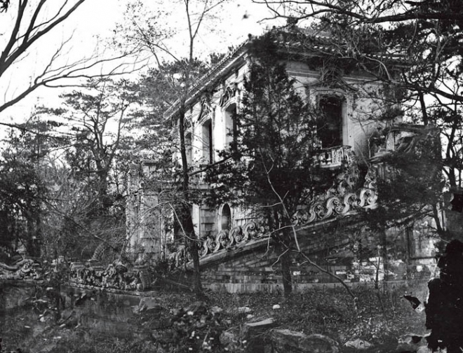 老照片记录圆明园被毁13年后，曾经恢弘的帝皇园林淹没在荒草中(3)