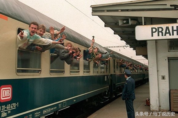 实拍那些年的东德人怎样前往西德，跳楼，挖地道，开车撞墙(3)