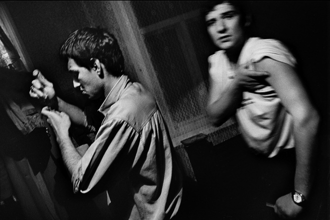 老照片：苏联解体俄罗斯涩情毒品泛滥艾滋病蔓延(3)