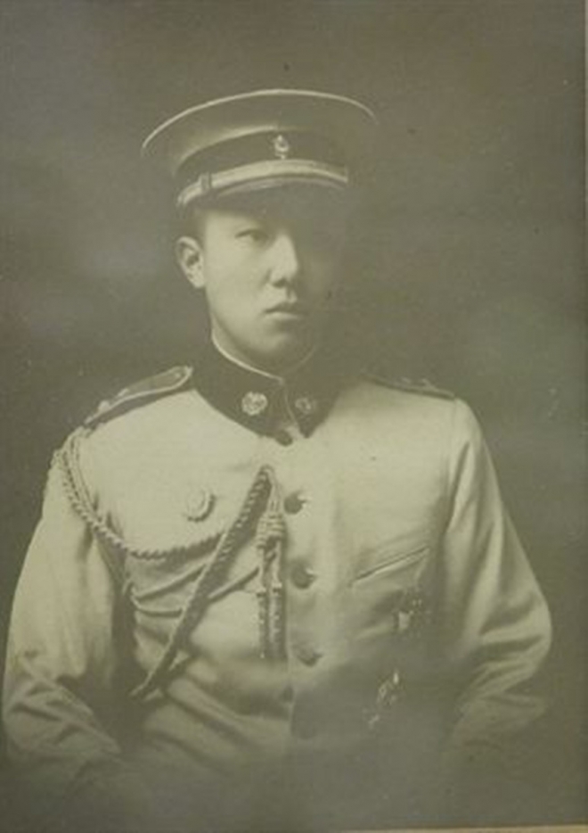 9张真实的清朝贵族王子照片，那张你觉得最帅？(1)