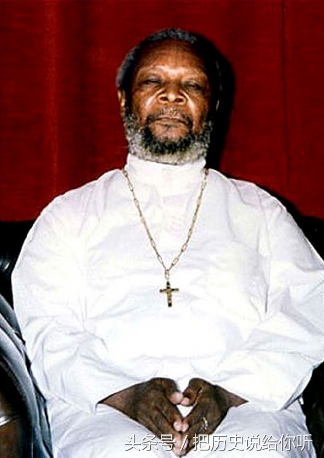 中非吃人皇帝的华丽登基盛典，用光了法国援助，吃空了国库(2)