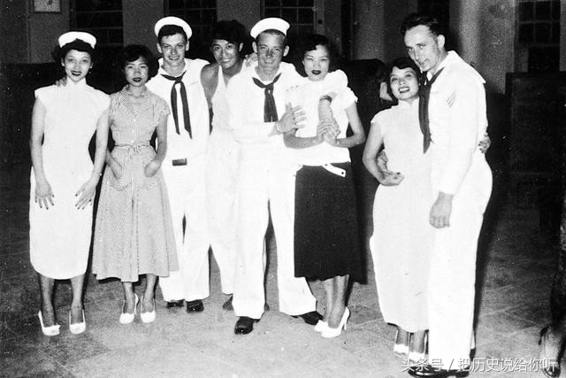 1950年，美国大兵在台湾，迅速与台湾女子“打成一片”(2)