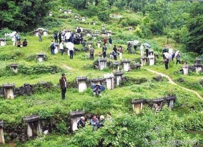 直击六位亡国之君的陵墓，与吴三桂的墓地相比，简直太逊色了；(1)