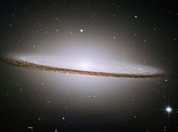 宇宙原来如此瑰丽，最后一张是我们的家，地球(1)