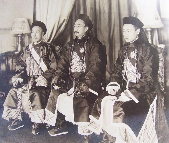 9张真实的清朝贵族王子照片，那张你觉得最帅？(3)