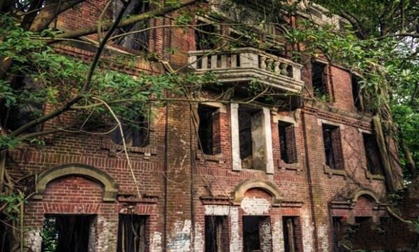 全球九大恐怖鬼屋 你若想去没人拦你竟然还有一艘船？(3)