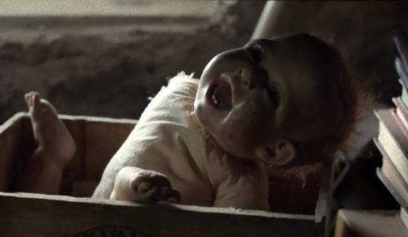 男子搬进了新家后，地下室的场景吓得他腿软了！(2)