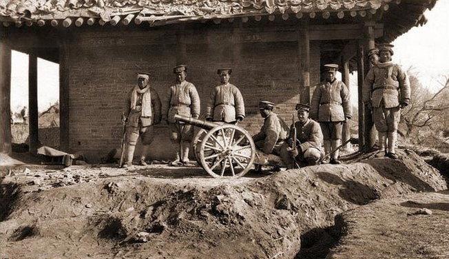 带你见识百年前真正的中国，满清的宫女乞讨的孩子和清末的巨人(2)