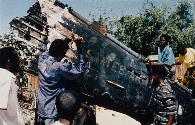 17张罕见照，直击真实版黑鹰坠落的血腥现场(5)