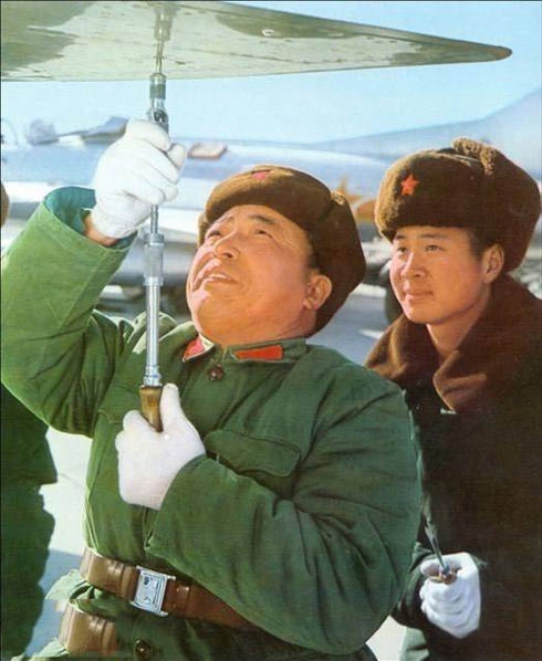 为了对付美国的空军轰炸，70年代解放军空军苦练歼6追击B52(4)