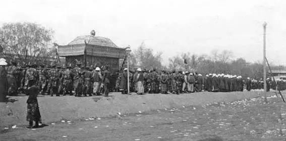 中国近百年最诡异的出殡仪式：看了容易让人做噩梦(1)