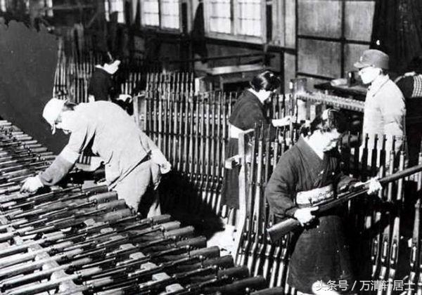 组图：二战日本兵工厂的生产场景(2)