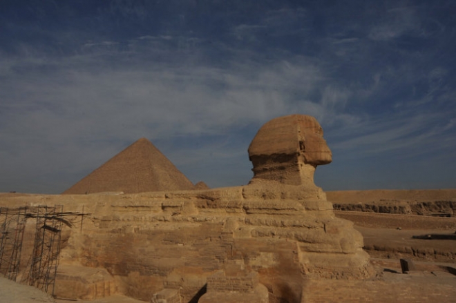 金字塔发现金属船只，专家推测是阴间交通工具，那时科技实在太高(1)