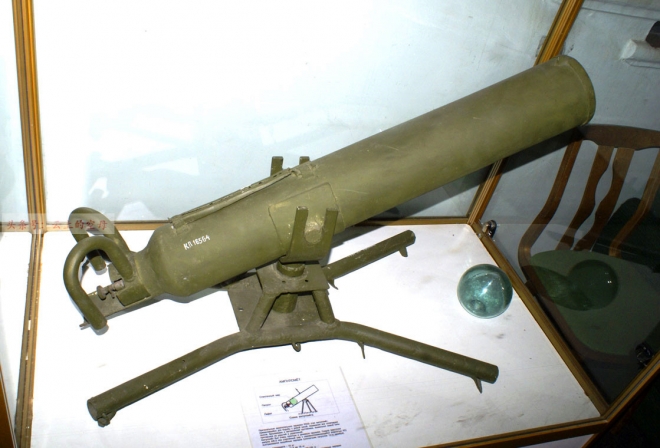 苏联奇怪的反坦克武器，炮弹是1.5千克大号玻璃球(1)