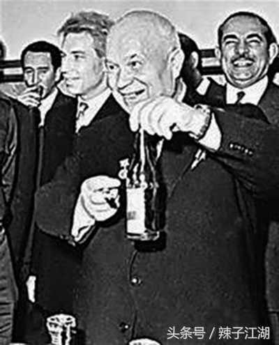 前苏联领导人照片，斯大林用酒打仗，赫鲁晓夫喝酒骂人(3)