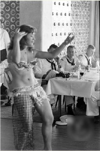 为国献身：慰问美军的菲律宾美女(4)