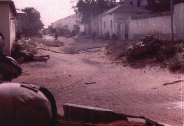 17张罕见照，直击真实版黑鹰坠落的血腥现场(3)