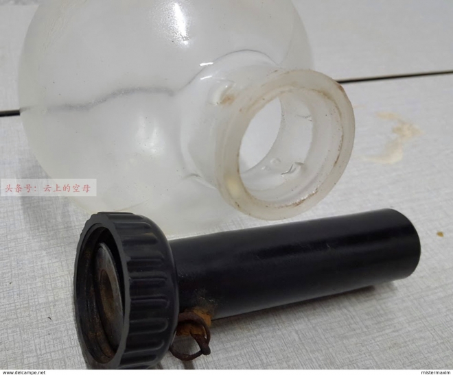 英国反坦克手榴弹像灯泡，满身毛病却生产250万枚(2)