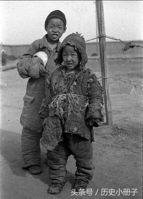 心痛：美国记者镜头下真实的河南饥民吃树皮老照片(2)
