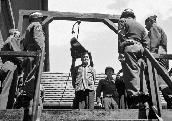 二战时，德国被盟军占据后的真实状况(2)