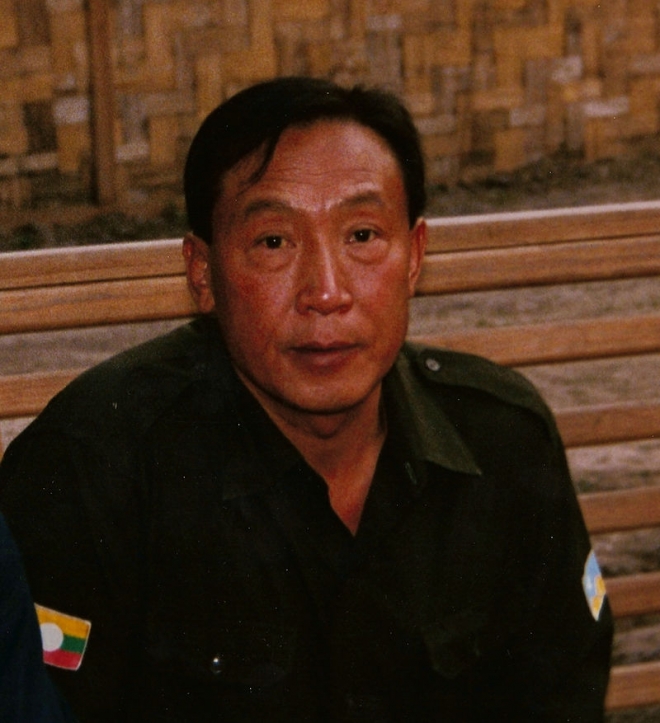 坤沙：金三角一代毒王，美国曾悬赏200万美元捉拿，晚年遭软禁(2)