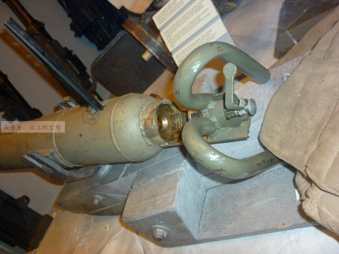 苏联奇怪的反坦克武器，炮弹是1.5千克大号玻璃球(5)