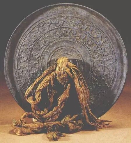 西汉贵族老太太墓竟现特殊女性用具，专家纷纷称奇！(1)