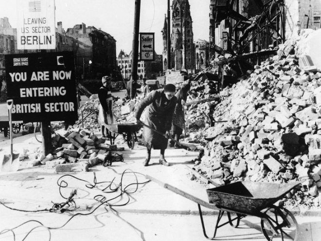 二战时，德国被盟军占据后的真实状况(2)