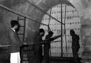 万历皇帝尸骨怪异的姿势，直击定陵发掘现场(1)