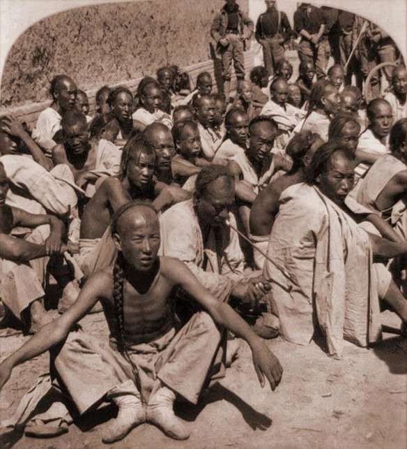 带你见识百年前真正的中国，满清的宫女乞讨的孩子和清末的巨人(2)