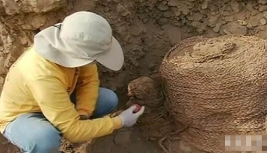世界最古老人工木乃伊 比埃及木乃伊“年长”两千岁(2)