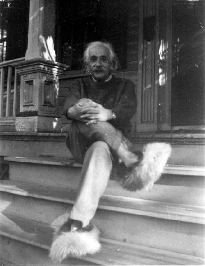 爱因斯坦从年轻到老的罕见旧照片(3)