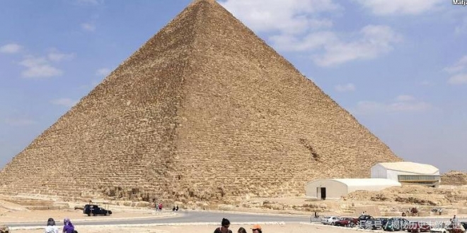 科学家用最新技术发现金字塔内部有密室，有4500年的法老棺木(1)