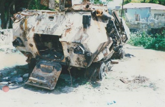 17张罕见照，直击真实版黑鹰坠落的血腥现场(3)