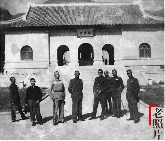 蒋介石心腹爱将、黄埔系抗日英烈、北大历史系肄业的张灵甫老照片(2)