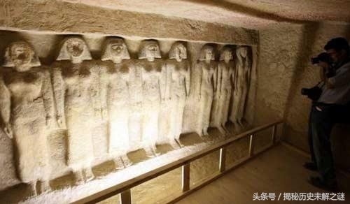 科学家用最新技术发现金字塔内部有密室，有4500年的法老棺木(1)